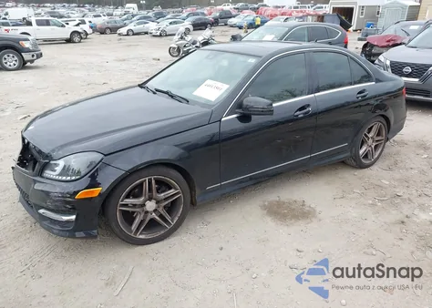 2013 Mercedes-Benz C 250 Sport из США, поврежденный, VIN WDDGF4HB7DA842866